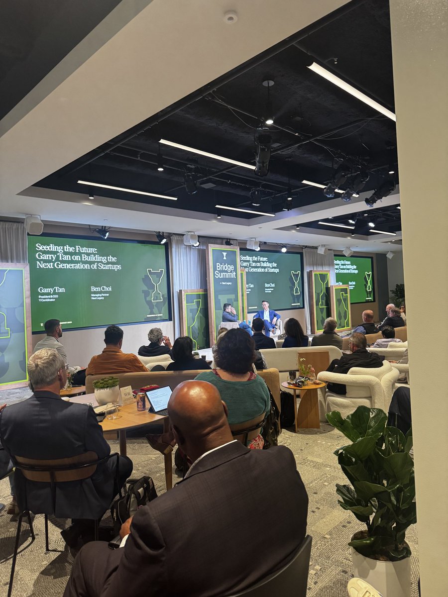 Philip🦁 tweet media