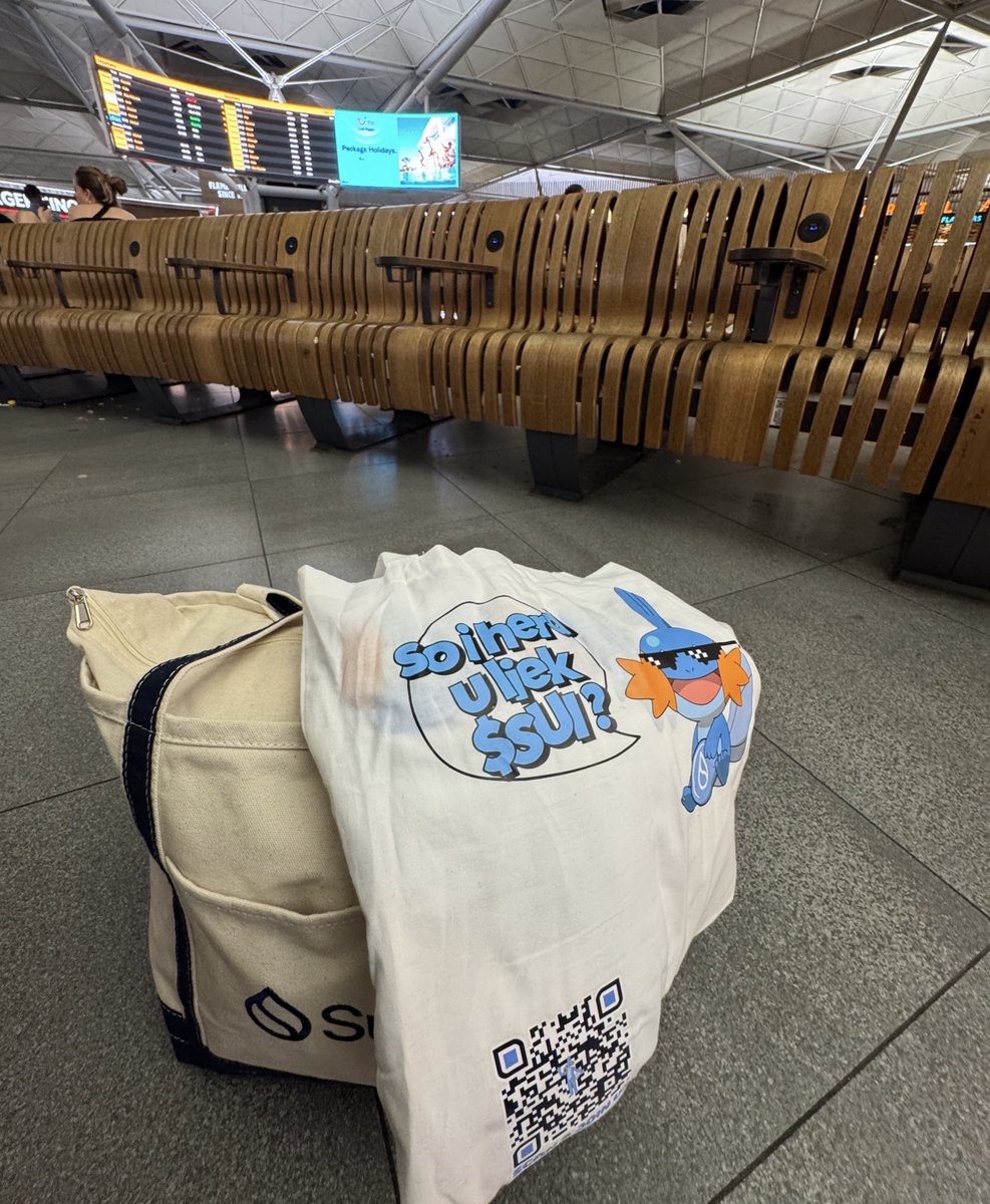 SMUD always ready to flight to SUI events ✈️💧
📍Istanbul we here 🇹🇷

Bag full of memes, alpha &amp; $SUI power.
New merch surprise just dropped… 👀

So I herd u liek $SUI ?