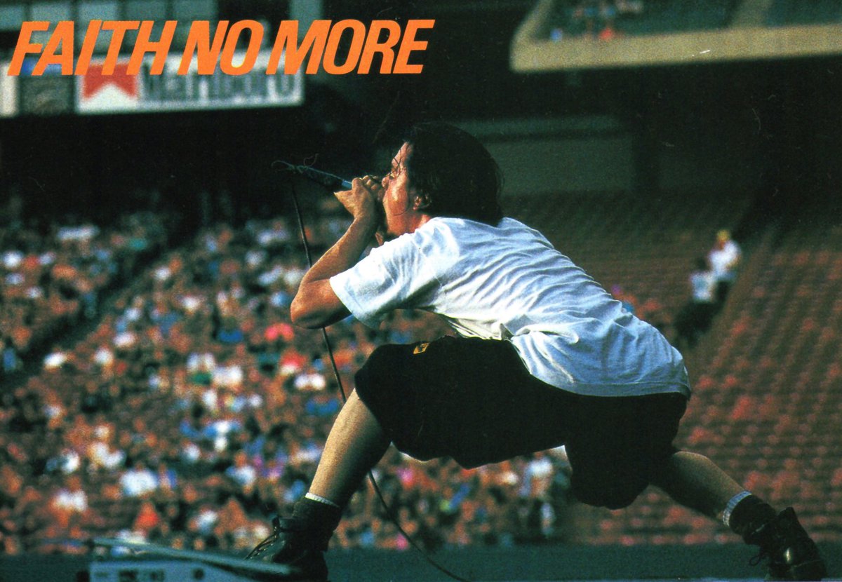 perfectskndknee's tweet photo. Mike Patton - Faith No More - Hubert H. Humphrey Metrodome - Minneapolis, MN - 09/15/1992
Photo by Bill Thomas
*Scanned from my personal collection
#MikePatton
#FaithNoMore
#ADEraMike
#GasStationMike
#FauxSideburnsOnPoint
#WednesdayIsTheNewMonday https://t.co/8cqWZwsn8j