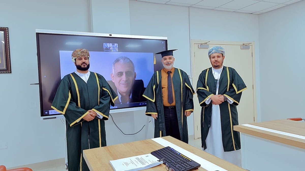 تشرفت اليوم بالمشاركة (عن بعد) كمقيم خارجي لمناقشة رسالة ماجستير في جامعة ظفار تحمل عنوان "  فاعلية برنامج تدريبي قائم على التعلم النشط لتنمية مهارات البحث الإجرائي لدى معلمي الفيزياء في محافظة ظفار" ،، كل الشكر لكلية التربية في جامعة ظفار على هذه الدعوة، والتقدير الذي قدموه لي..