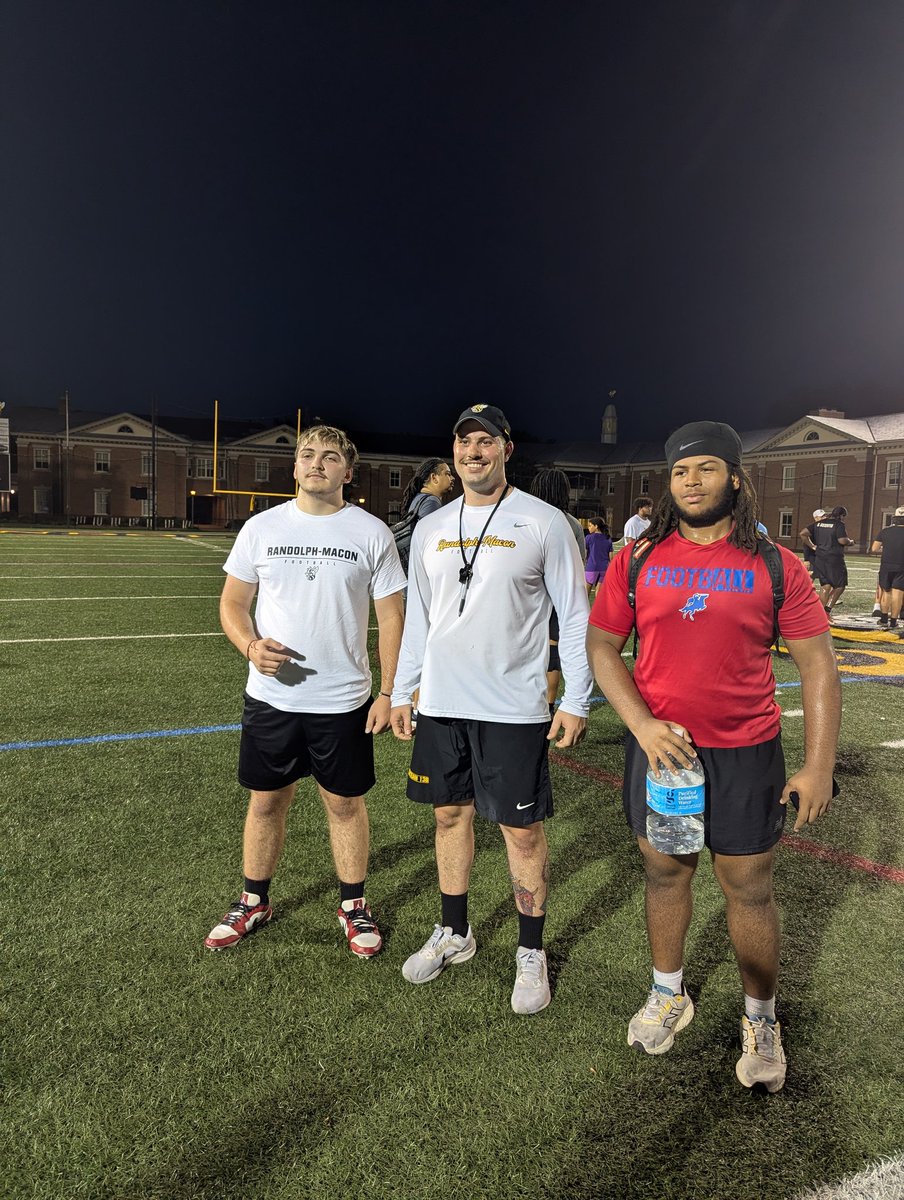 C_blev34's tweet image. Had a great time competing and showcasing my skills @RMCfootball ‼️

@CoachBarhorst 
@Coach_NJackson 
@Its_Coach_A 
@cccavsfootball