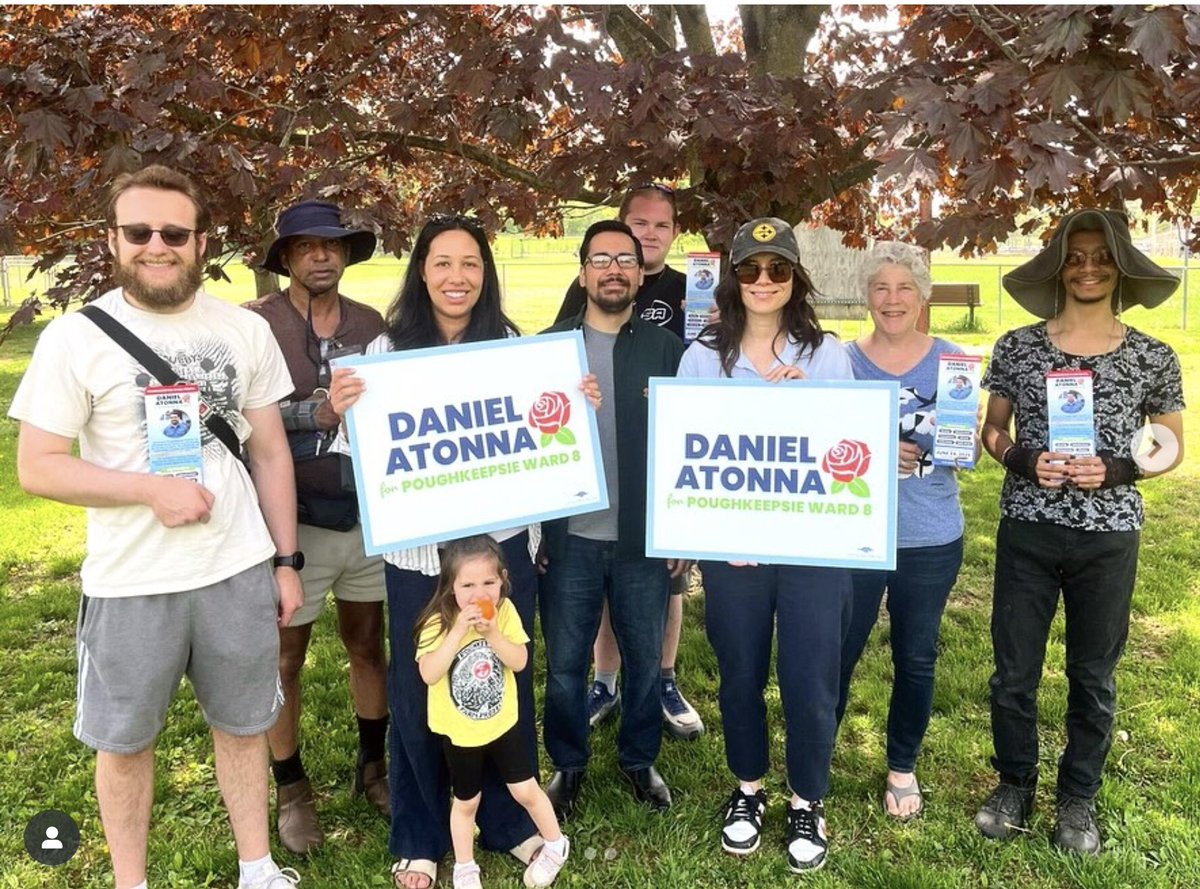 DSASocMaj's tweet image. It was a huge night of wins for DSA across NYS—in addition to @zohrankmamdani &amp;amp; @alexaforcouncil in NYC, nationally endorsed candidates (and SMCers!) @danielatonna &amp;amp; @JorgeDeFendini won their Democratic primaries with @IthacaDSA &amp;amp; @mhvDSA, running as proud democratic socialists