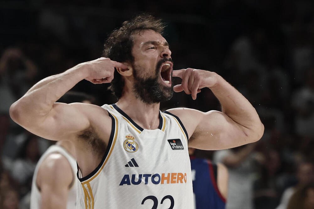 Javidatos (@rmadriddatos) on Twitter photo Sergio LLULL <a href="/23Llull/">Sergio Llull</a> se convierte en el jugador con más títulos en la historia del <a href="/realmadrid/">Real Madrid C.F.</a> con 28… LEYENDAZA!!! #HalaMadridYNadaMas Sergio LLULL <a href="/23Llull/">Sergio Llull</a> se convierte en el jugador con más títulos en la historia del <a href="/realmadrid/">Real Madrid C.F.</a> con 28… LEYENDAZA!!! #HalaMadridYNadaMas