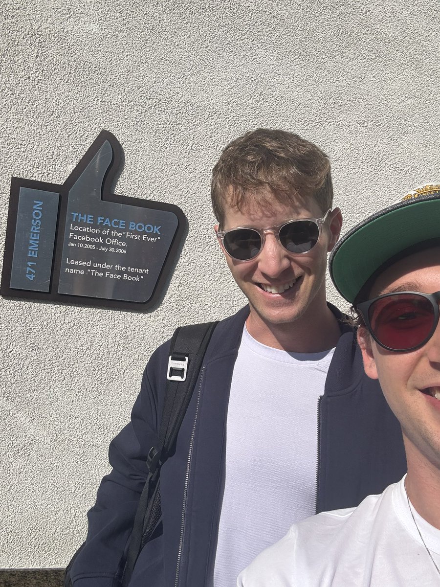 jacksharkey11's tweet image. Just saw Zuck outside the original facebook office.
Surreal moment.