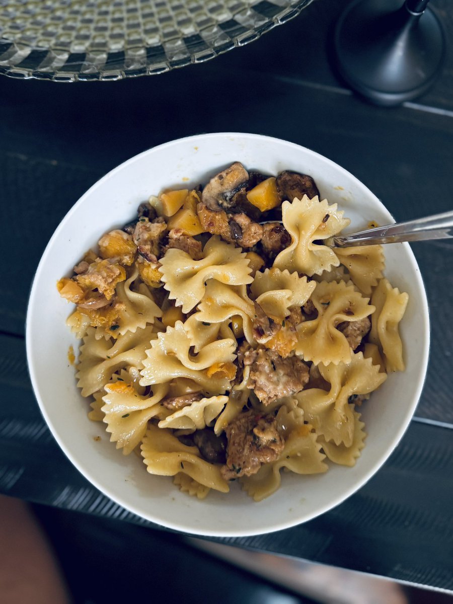 Made a simple pasta for dinner: Spicy Italian sausage, butternut squash, mushrooms, and farfalle noodles