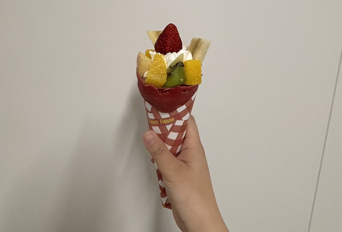 #アミュランチ🎀
アミュプラザスタッフのとある日のランチをご紹介！

📍6F フタバフルーツパーラー
🍽️ビーツで彩る真っ赤な生地のフルーツバスケットクレープ

現在開催中の「RED AMU FOOD FES」限定メニュー！
新鮮なビーツ生地のクレープをこの機会にぜひご賞味ください💖

#アミュプラザ熊本 #熊本