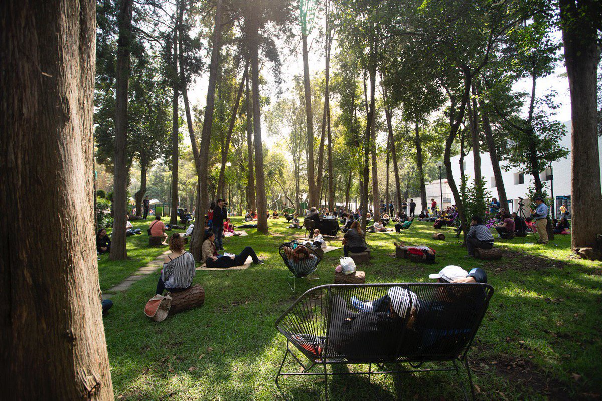 ¿Quieres a hacer una residencia artística en Italia?  La convocatoria del Premio Natura Naturans/Naturata 🍃 está abierta a artistas visuales con especialidad en cualquier disciplina con interés por el paisaje, naturaleza y el medio ambiente.👉 bit.ly/3ZQ7iv4