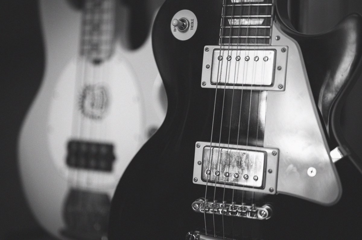 PrestonPhotog's tweet image. Going to be performing with my band this weekend so today I'll share a photo of my guitar and bass guitar.
馃摲Nikon Z6 | Nikkor 50mm #nikoncreators