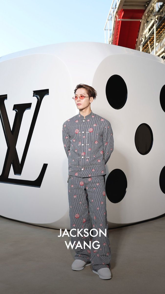 JacksonWGlobal's tweet photo. Jackson Wang related media posts on Instagram from the #LVMenSS26 show in Paris 🇫🇷

Please leave a like and comment! ❤️

#JacksonWangxLVMenSS26
#JacksonWang #王嘉尔 #잭슨 https://t.co/jzywFHRA0P