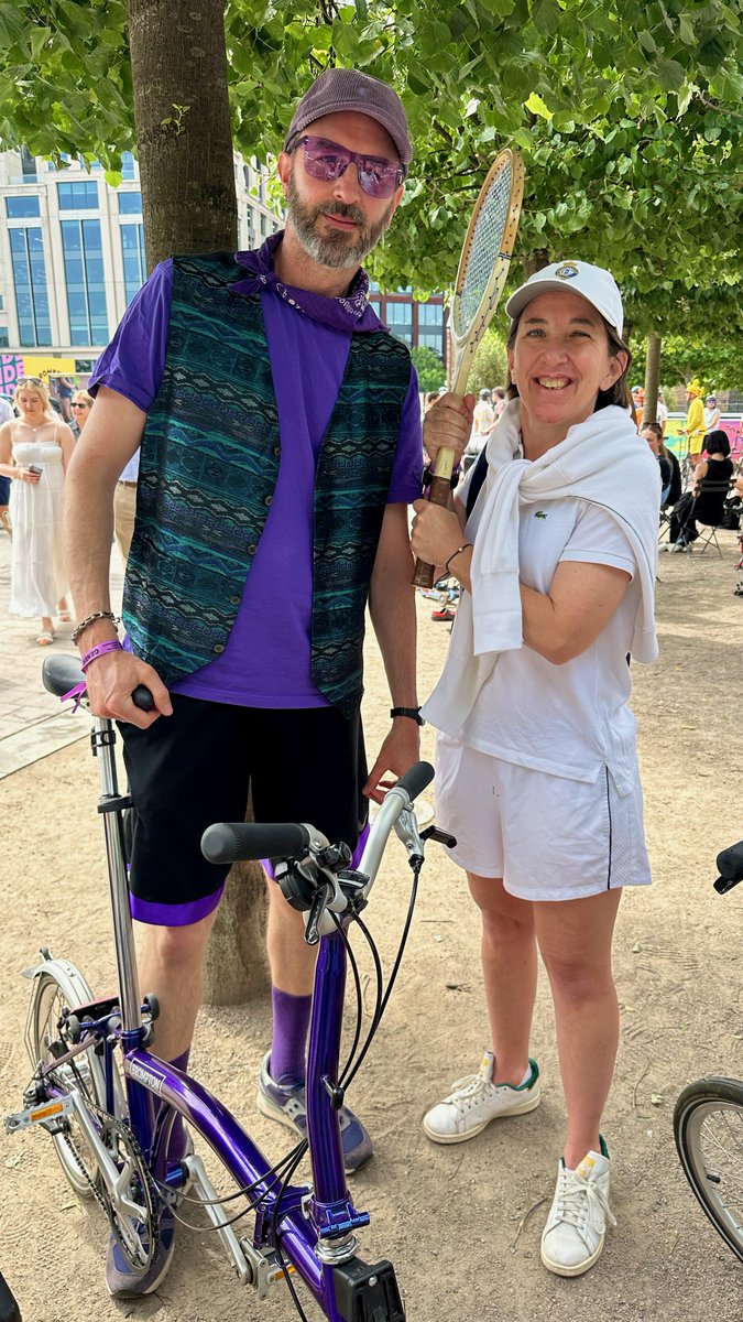 amargebrune's tweet photo. But above all other contests, one stands alone: assembling + riding as fast as possible the tiny-tired, two-wheeler with the super long seat pole on an improvised track in the area surrounding Kings Cross train station.https://t.co/Eiy3Mbu3aG https://t.co/lPSc84LxOy