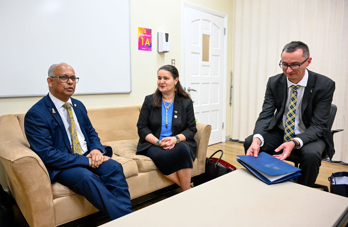 SG_OEA_OAS's tweet image. I met with Ambassador Oksana Markarova @APUkraine, Permanent Observer of Ukraine to the @OAS_official. We discussed the ongoing war and explored opportunities to strengthen Ukraine–OAS cooperation—particularly in support of digitalization in CARICOM and food security efforts in