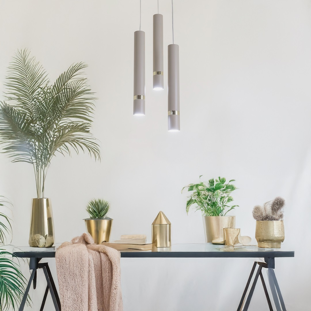 NormatechSklep's tweet photo. Blask w kaszmirze i złocie! ✨ Lampa wisząca JOKER CASHMERE/GOLD od Milagro Lighting to czysta elegancja. Idealna nad stół czy wyspę! 💡🧡

#Normatech #MilagroLighting #JokerLamp #Starachowice #OświetlenieWnętrz #DesignLamp

👉 Poznaj ją: https://t.co/H9uQZdq7dQ https://t.co/1m9Zqgtm4A
