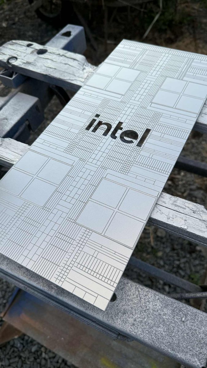 Phenom Design & Photography (@phenomgreg) on Twitter photo Voilà, c’est mieux comme ça ! Ce petit truc manquait à la façade avant. Hâte d’avoir vos avis ! Je vous montre le résultat final demain, une fois tout monté 😎
<a href="/IntelFrance/">Intel France</a> <a href="/CORSAIRFRA/">CORSAIR France</a> Voilà, c’est mieux comme ça ! Ce petit truc manquait à la façade avant. Hâte d’avoir vos avis ! Je vous montre le résultat final demain, une fois tout monté 😎
<a href="/IntelFrance/">Intel France</a> <a href="/CORSAIRFRA/">CORSAIR France</a>