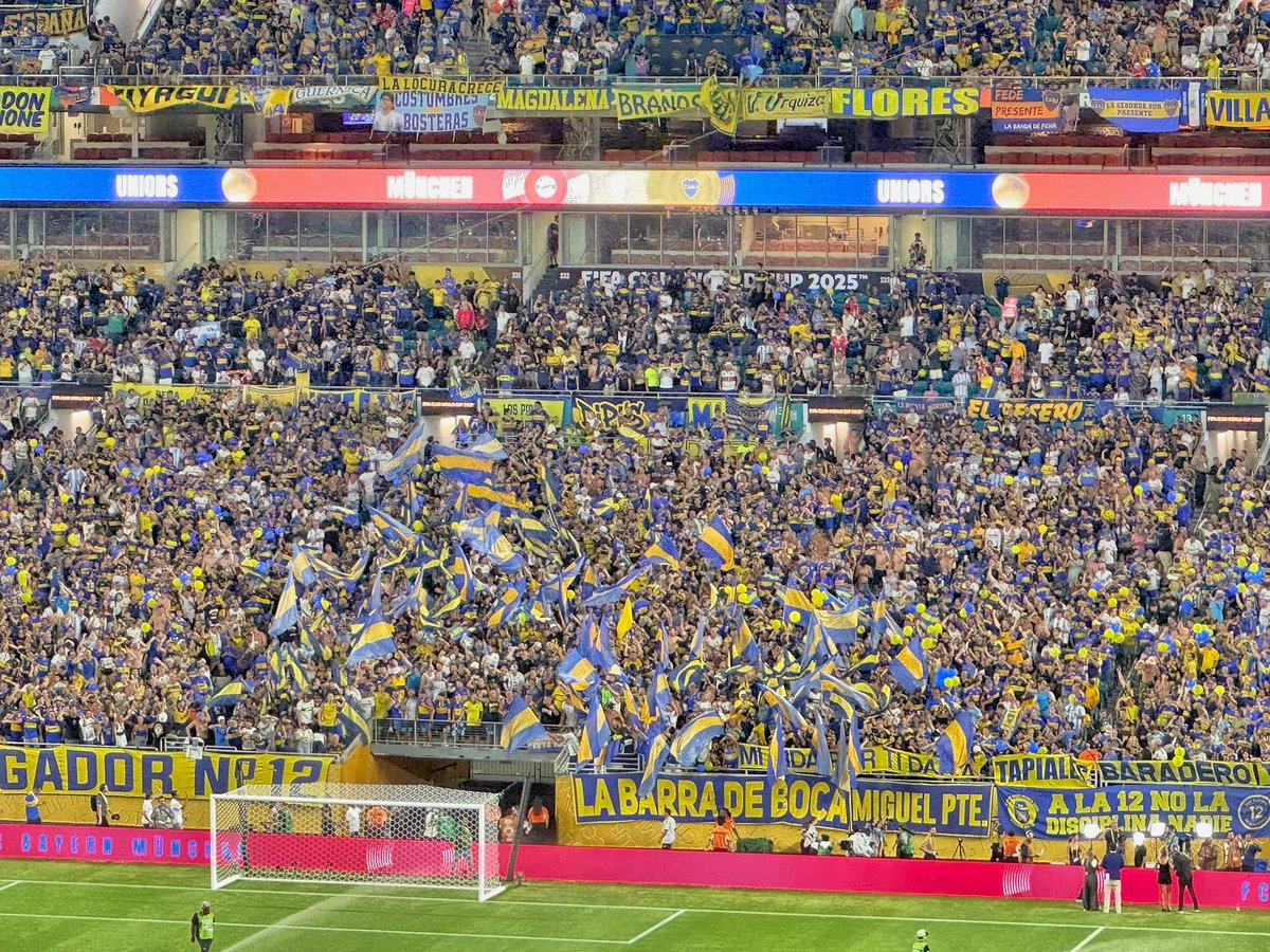50 mil hinchas vs. Benfica. 50 mil hinchas vs. Bayern. Casi 17 mil vs. Auckland. Mientras a nosotros se nos inflaba el pecho, el resto tuvo que sacar el manual de cómo bajarle el precio a un fenómeno popular que no pasa de moda. Boca, grande por su gente. Inoxidable pasión.