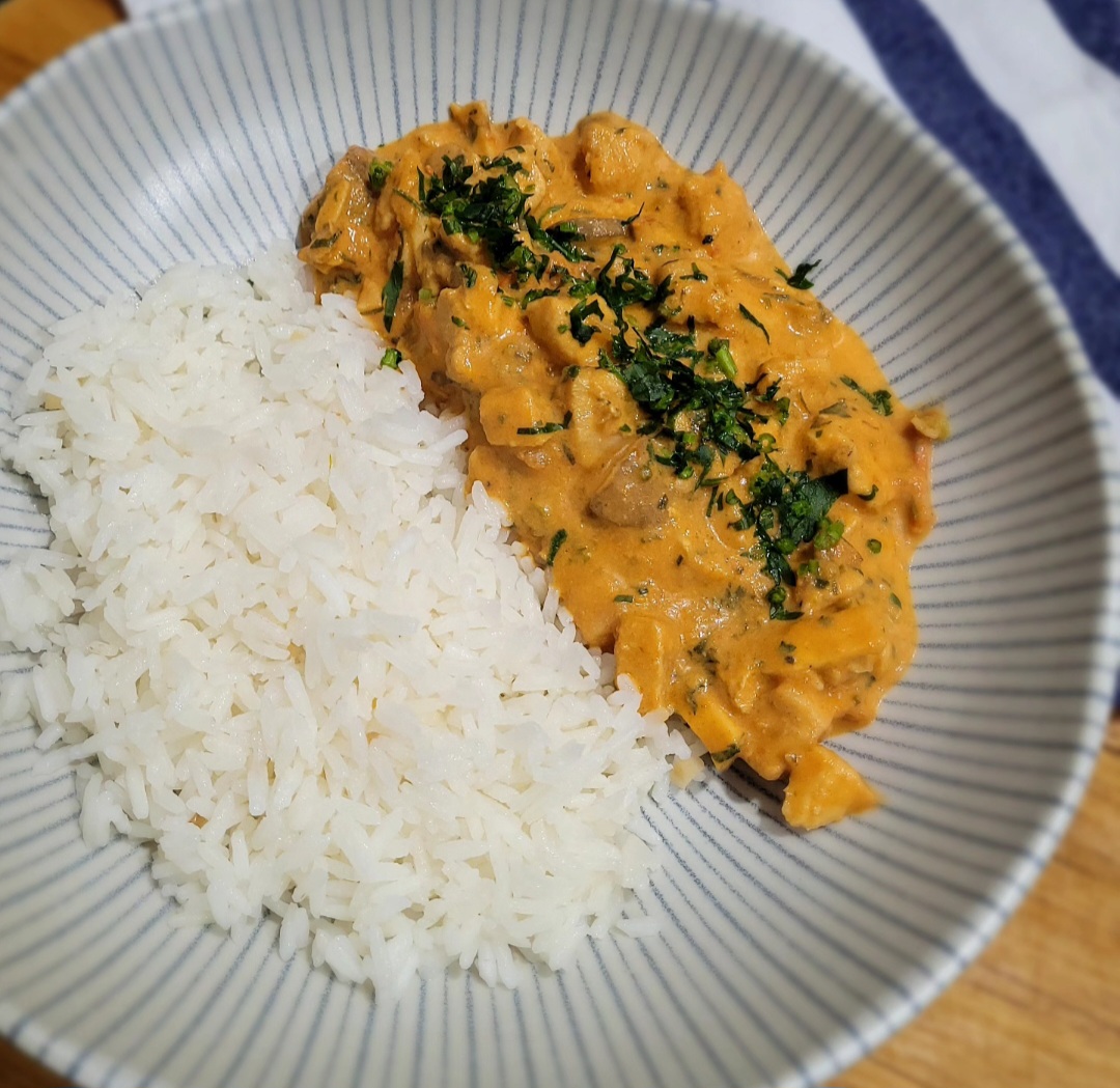 mariguilherme's tweet photo. Trago a receita prometida do estrogonofe que meu nutri chama de ‘elite’, porque é deliciosa como todo estrogonofe, mas sem as gorduras tradicionais do preparo. Vem comigo que mostro tudo e veja se não cabe facilmente na sua dieta! https://t.co/mflWOAH9Ov