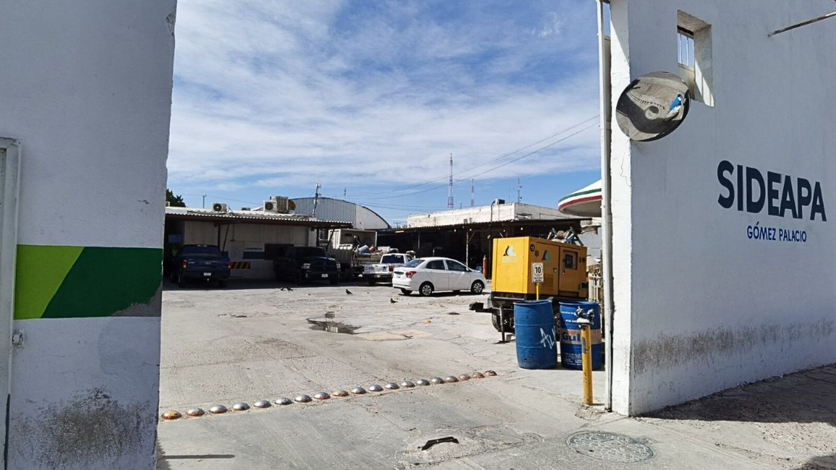 GabyGallegosA's tweet image. DETIENE #FECCED A EX SUB DIRECTOR JURÍDICO DE #SIDEAPA EN #GÓMEZPALACIO yancuic.com/2025/06/25/det…