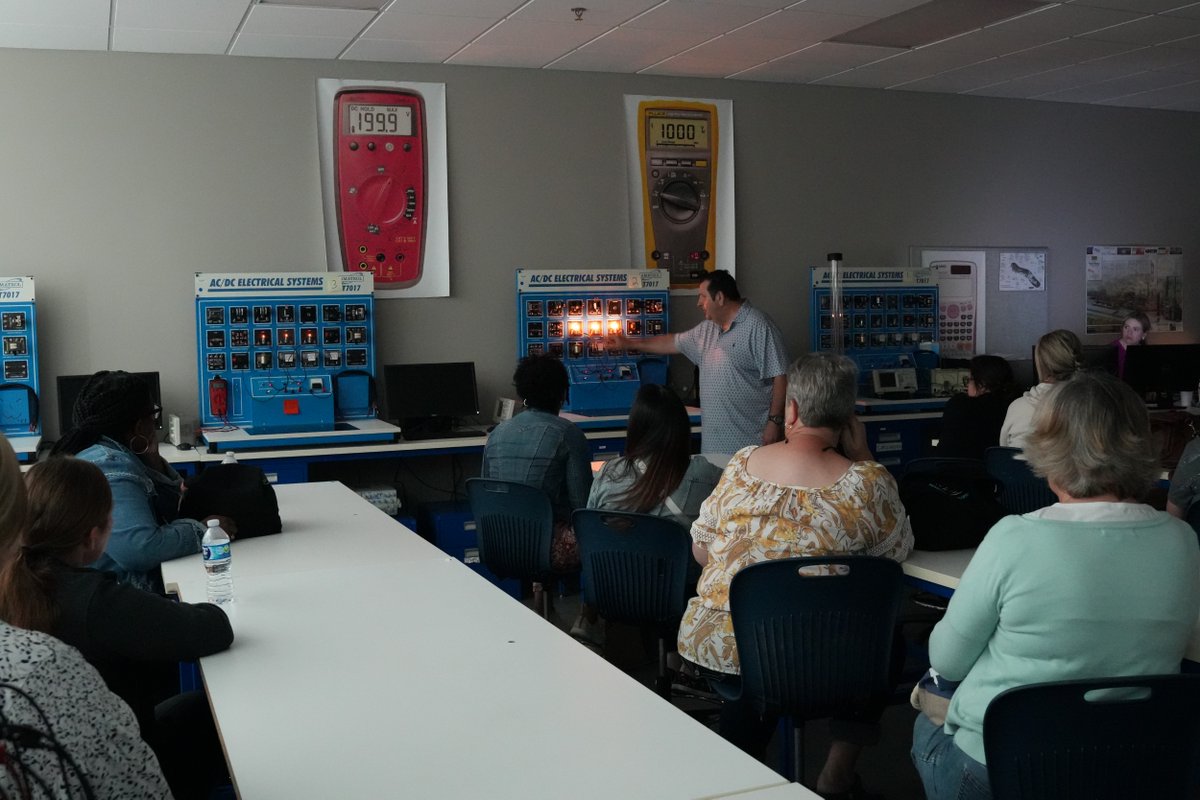 SowelaTCC's tweet image. A local group of educators toured SOWELA as part of the STEM Energy Professional Development program w/Allen Parish School Board, ExxonMobil & Rice University's Tapia Center. The tour covered industrial labs & classroom experiments.
#STEMLearning #EnergyEducation #HandsOnLearning