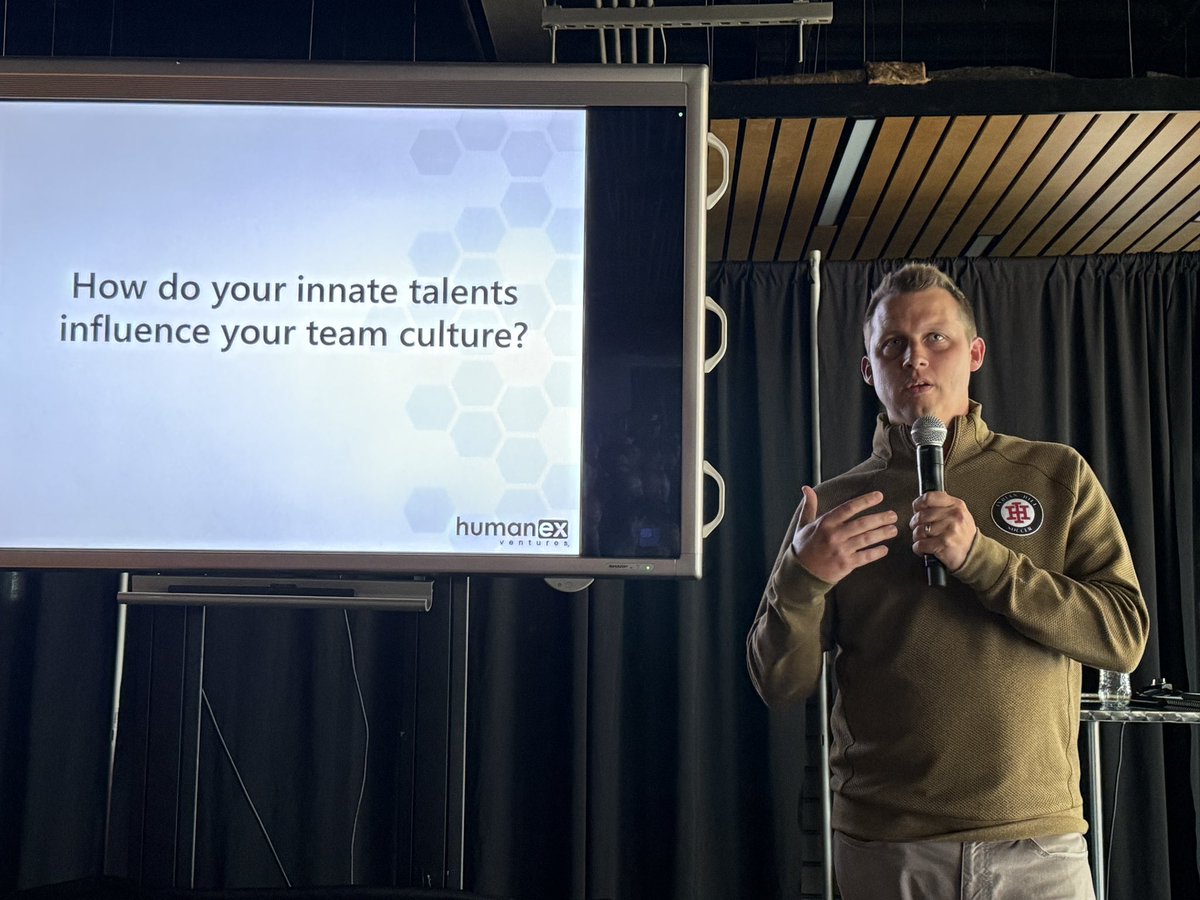 IHSD_Arts's tweet photo. An excellent final session to wrap up day 1 of the @Humanex conference, featuring our very own Coach Bryan Daniel! Great insight Bryan! #IHPromise @IHBravesSoccer https://t.co/qlatXmeDhp