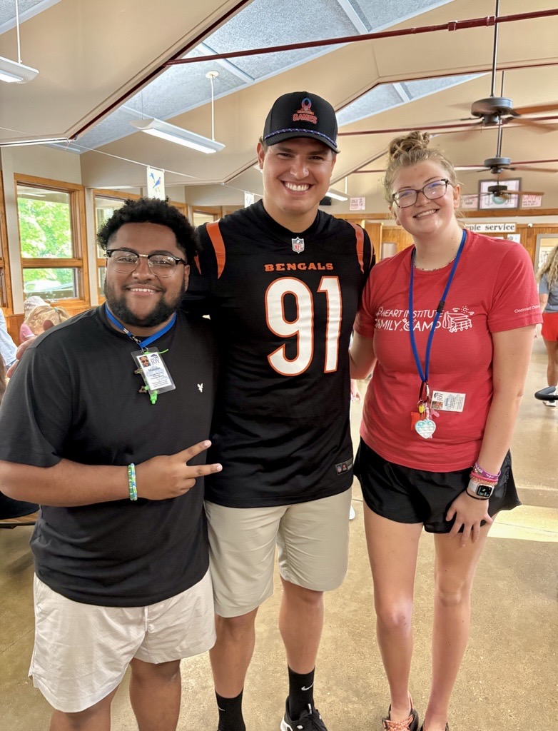 CampJoyOhio's tweet photo. When Trey Hendrickson of the Cincinnati @Bengals stopped by Camp Joy, it was a special moment—not just for our campers, but for our staff too. His kindness, energy, and willingness to jump right into camp life reminded all of us why we do what we do. #CampJoy #JoyfulHearts https://t.co/0Xyz1ATrRv