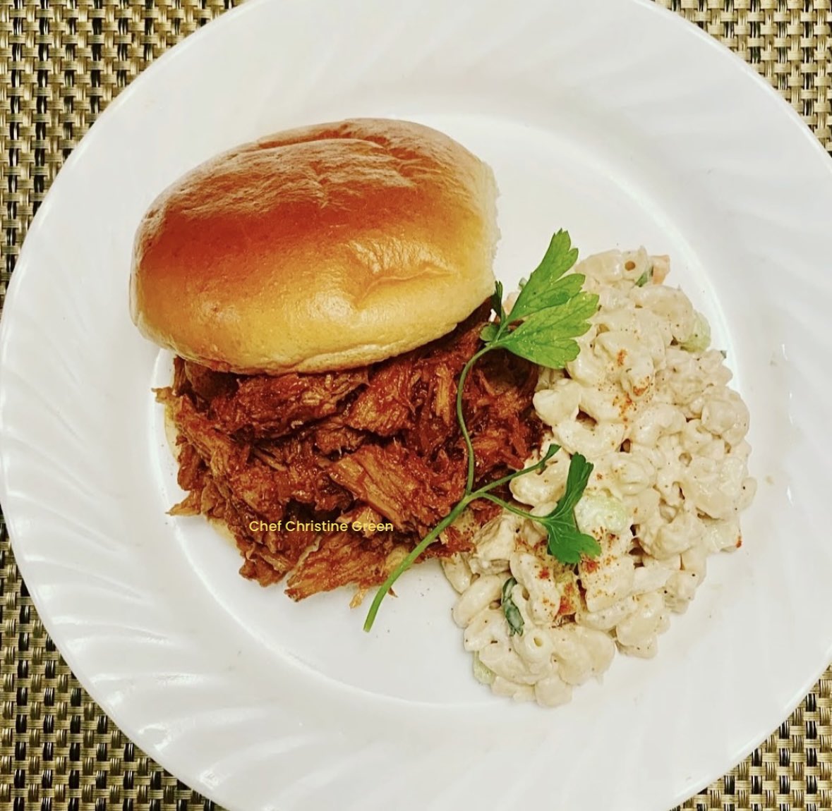 Delectable pulled pork with Whiskey BBQ sauce on Brioche bun and simple tuna macaroni salad 🍺