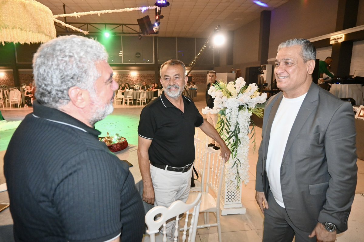 Fettah ve Sarı ailelerinin kıymetli evlatları Merve &amp; Osman’ın düğün merasimine katılarak, bu mutlu günlerinde sevinçlerine ortak olduk.
Genç çiftimize bir ömür boyu mutluluk, sağlık ve huzur diliyorum.
Allah bir yastıkta kocatsın, yolları açık, bahtları her daim aydınlık olsun.