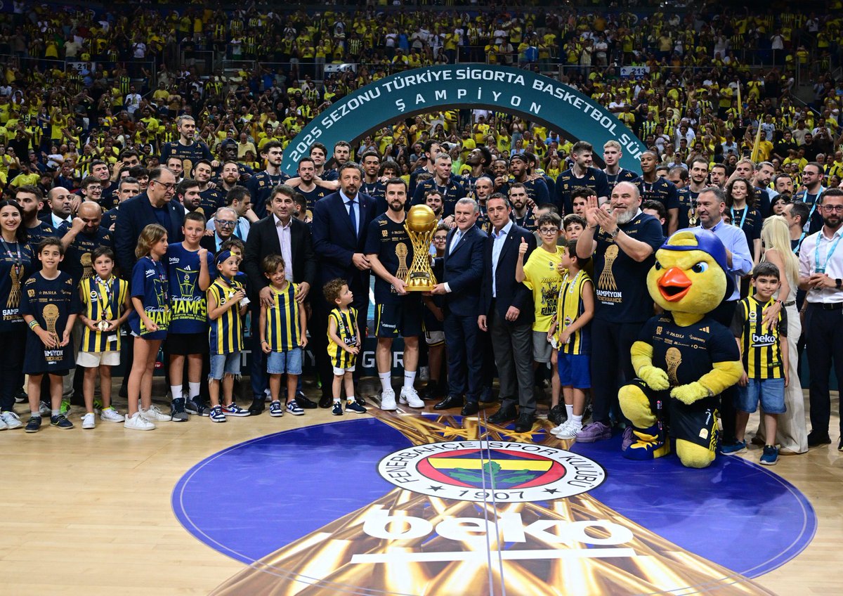 TÜRKİYE SİGORTA 
BASKETBOL SÜPER LİGİ ŞAMPİYONU 
FENERBAHÇE BEKO! 🏆💛💙

#YellowLegacy