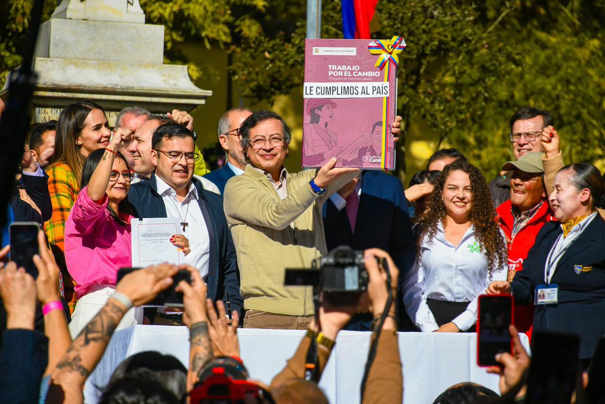 Nos dijeron que un “guerrillero” era peligroso. Tenían razón: es peligroso… para los que siempre nos vivieron a costillas del pueblo. Por eso voté