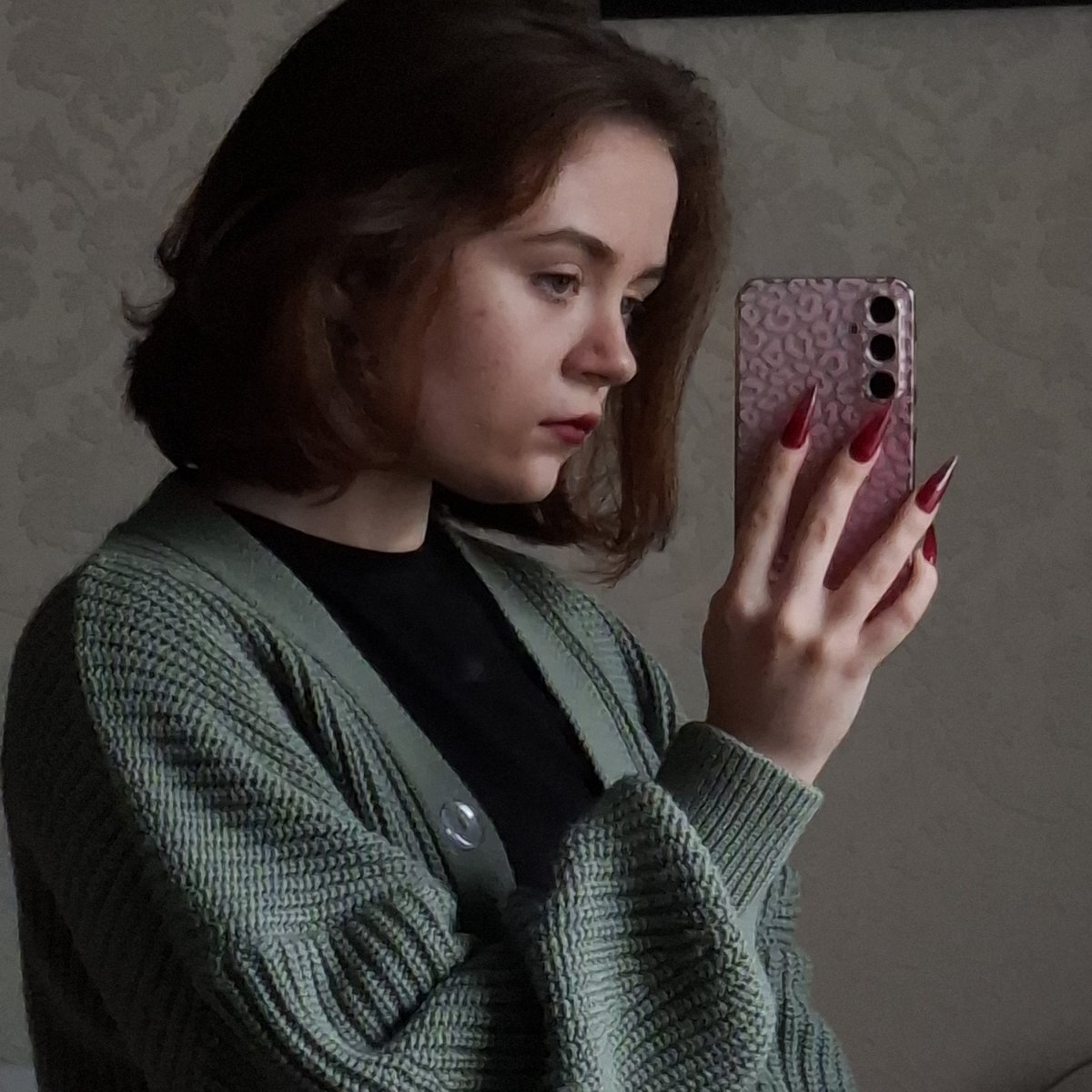 ягода и уничтожительница ягодов всяких