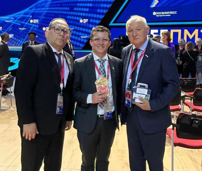 ¡Felicitaciones! 🇨🇴 🇷🇺 “Colombia y Rusia celebran hoy el 90 aniversario del establecimiento de relaciones diplomáticas” hace una semana pude compartir en San Petersburgo con el embajador Arenas, designado por Colombia quien ha cumplido con una gran misión.
rusia.embajada.gov.co/newsroom/news/…