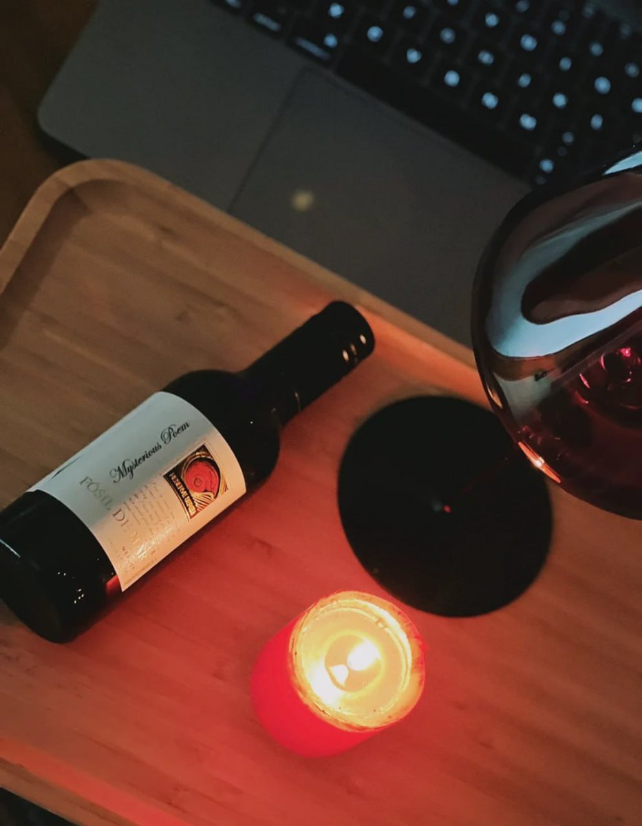 krithigakritana's tweet photo. A glass of red wine and an old movie. I like Hepburn's movies the best. https://t.co/yrLrwlSmMW