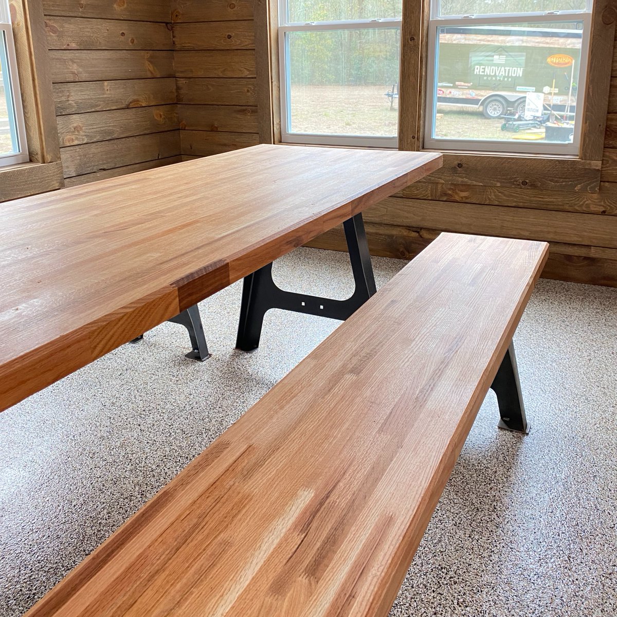 We ❤️ the way this #handcrafted kitchen table came out on Renovation Hunters. What do you think of this stunning piece?