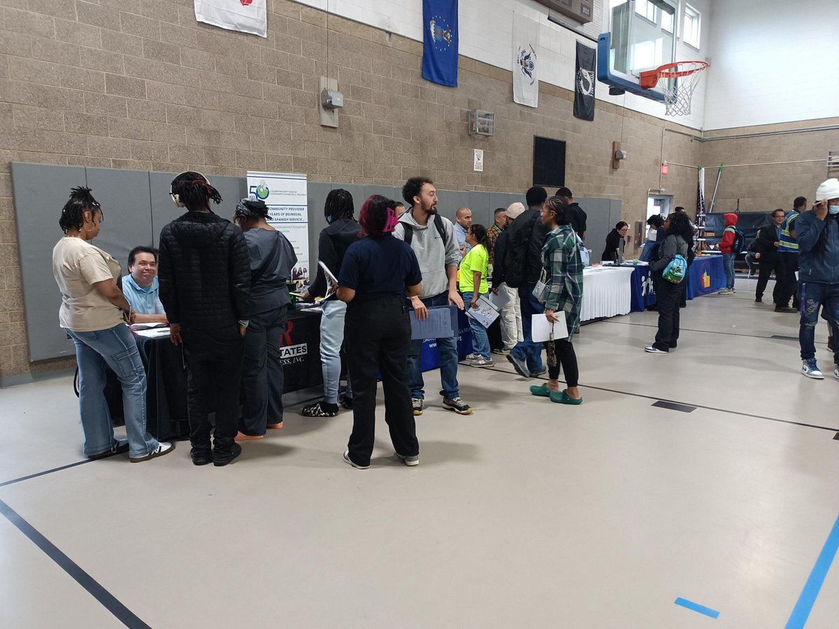We joined more than 200 students at Job Corps Chicago for their final Resource Fair, helping them connect with employers and explore new career paths.

HIRE360 is grateful for the opportunity to support students as they begin this next chapter!