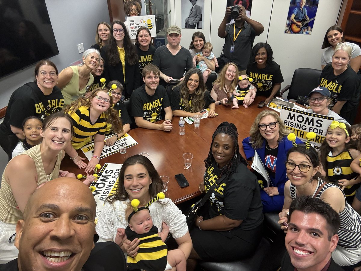 TY <a href="/SenBooker/">Sen. Cory Booker</a> for working to stop the Republican Big Bad Betrayal Bill -and for meeting with @momsrising volunteers who created a buzz delivering stories about how cuts to Medicaid and SNAP will sting families &amp; our economy. #WeWontGetOverLosingMedicad #StopTheBigBadBEEtrayalBill