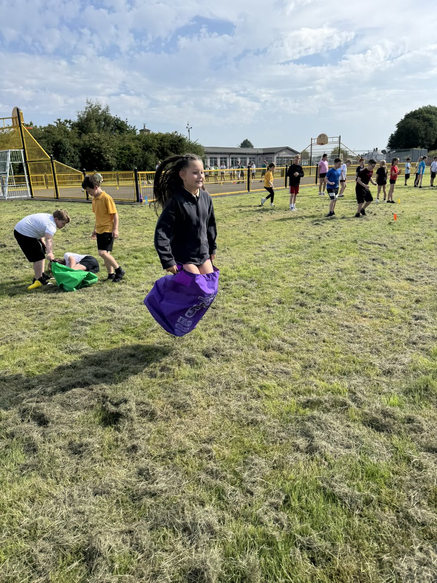 Primary4 tweet media