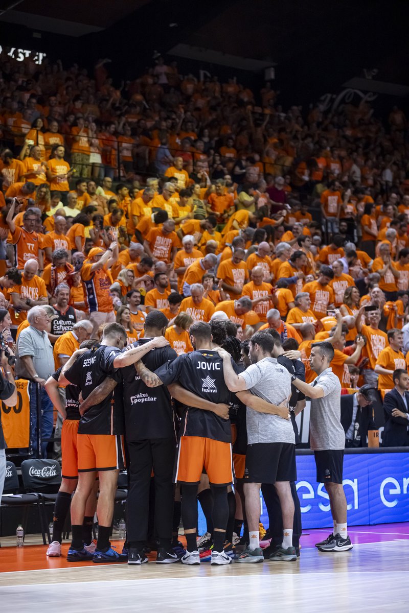 valenciabasket's tweet image. Fonteta 🧡

Gracias por hacerlo tan bonito 🧡

T'estimaré en el fred i en la calor 🧡