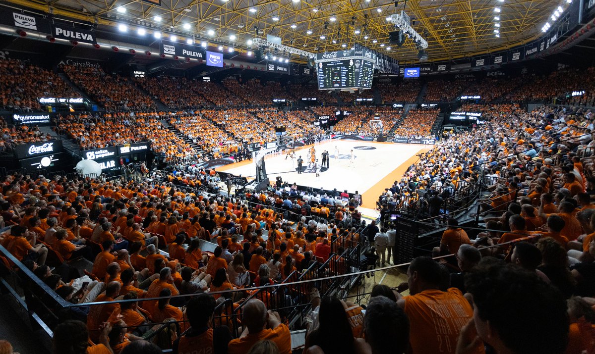 valenciabasket's tweet image. Fonteta 🧡

Gracias por hacerlo tan bonito 🧡

T'estimaré en el fred i en la calor 🧡