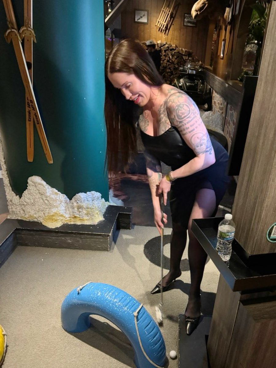 Do you have any idea how strange it feels watching this account gain twenty plus followers every day while I'm almost entirely locked out of it? 

Anyway, here's a picture of me dominating at mini golf. If you want to follow my new, active account, the link's in my bio. 🙂