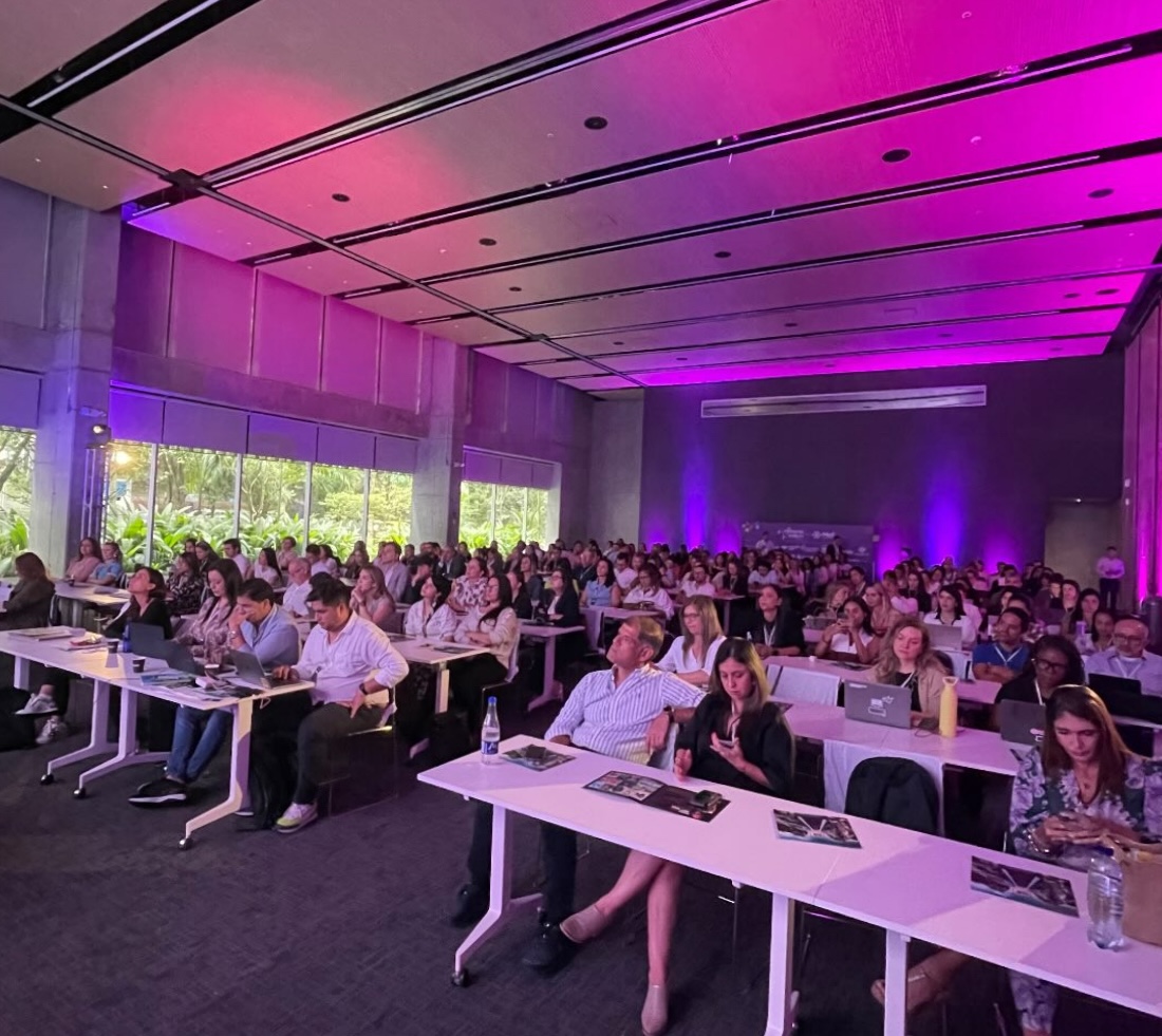 Marian Villa 🇨🇴 (@marianvilla) on Twitter photo Español -
✨ ¿Cuál es el verdadero rol de las mujeres en el ecosistema FinTech de Colombia? <a href="/CamaraMedellin/">Cámara Medellín</a> <a href="/Asobancaria/">Asobancaria Colombia</a>
En el marco del Antioquia Fintech Forum 2025, se presentaron datos de entrevistas a más de 100 C-levels del país, exponiendo cifras importantes que exigen Español -
✨ ¿Cuál es el verdadero rol de las mujeres en el ecosistema FinTech de Colombia? <a href="/CamaraMedellin/">Cámara Medellín</a> <a href="/Asobancaria/">Asobancaria Colombia</a>
En el marco del Antioquia Fintech Forum 2025, se presentaron datos de entrevistas a más de 100 C-levels del país, exponiendo cifras importantes que exigen