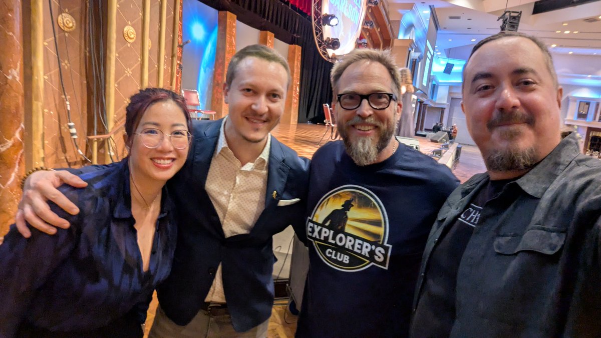 UnchartedX1's tweet image. #cosmicsummit2025 is in the books, it was a great time and always an honor to get to share some of my thoughts with the audience. Met some people I always wanted to - and caught up with friends! Thanks to @CosmicTusk, Steph, Beckett and team for putting on an excellent event.
