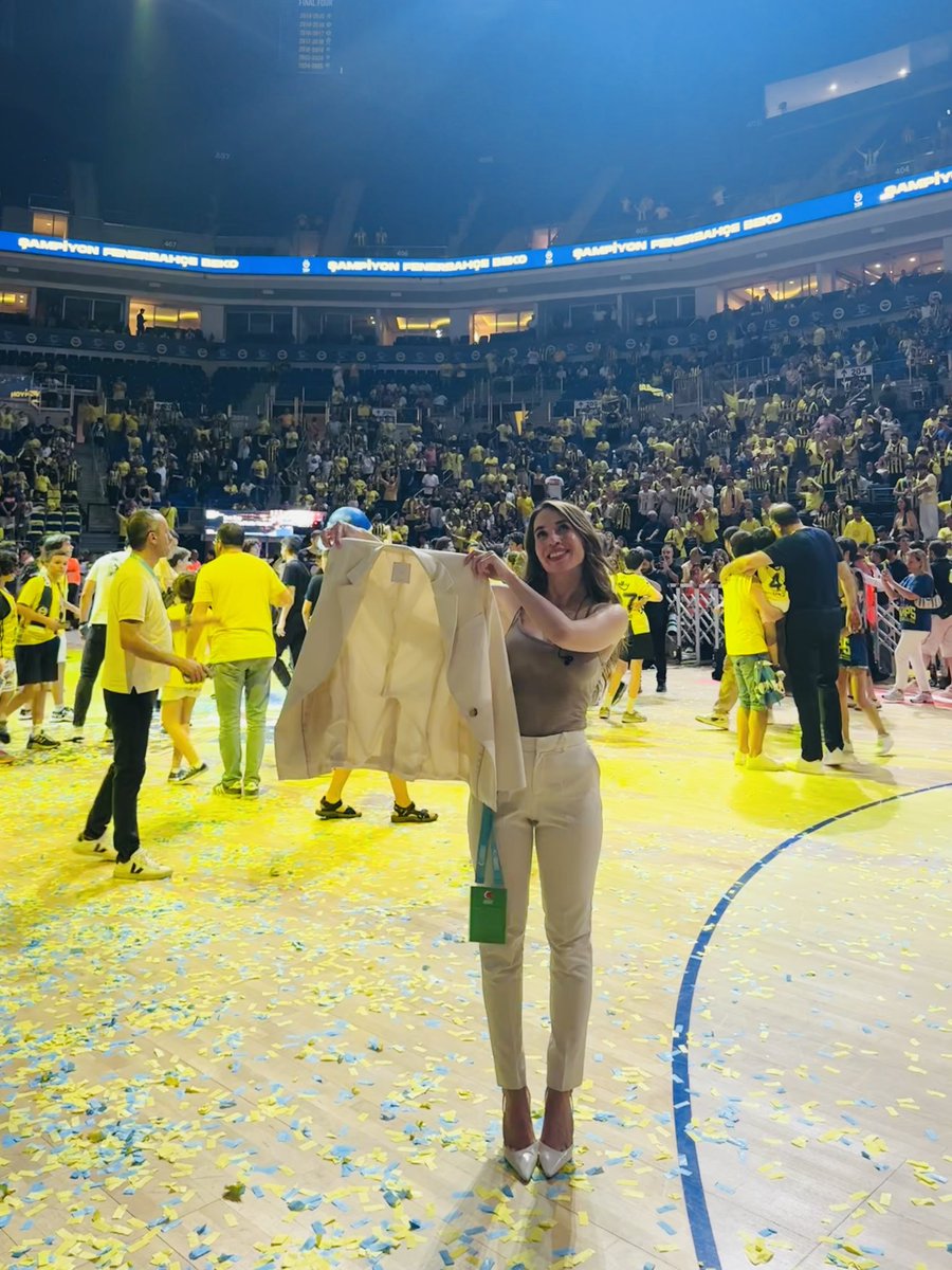 3. sezonumun sonuna geldim. 
Sayısız hikaye ve röportaj.. 
İzleyen herkese, mesai yaptığım herkese çok teşekkür ederim. Biraz mola zamanı ❤️🏀