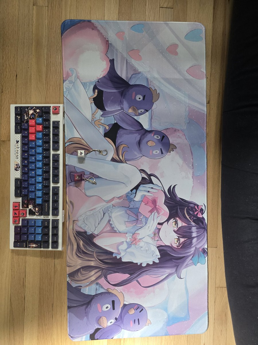momojackfred's tweet photo. I hope you are doing well Lua! Keyboard merch finally came in. Everything looks so good. I love the fidget keys. They look super good and very satisfying 
@LuaAsuka_ #luaasuka https://t.co/Mxf1UlDfJZ