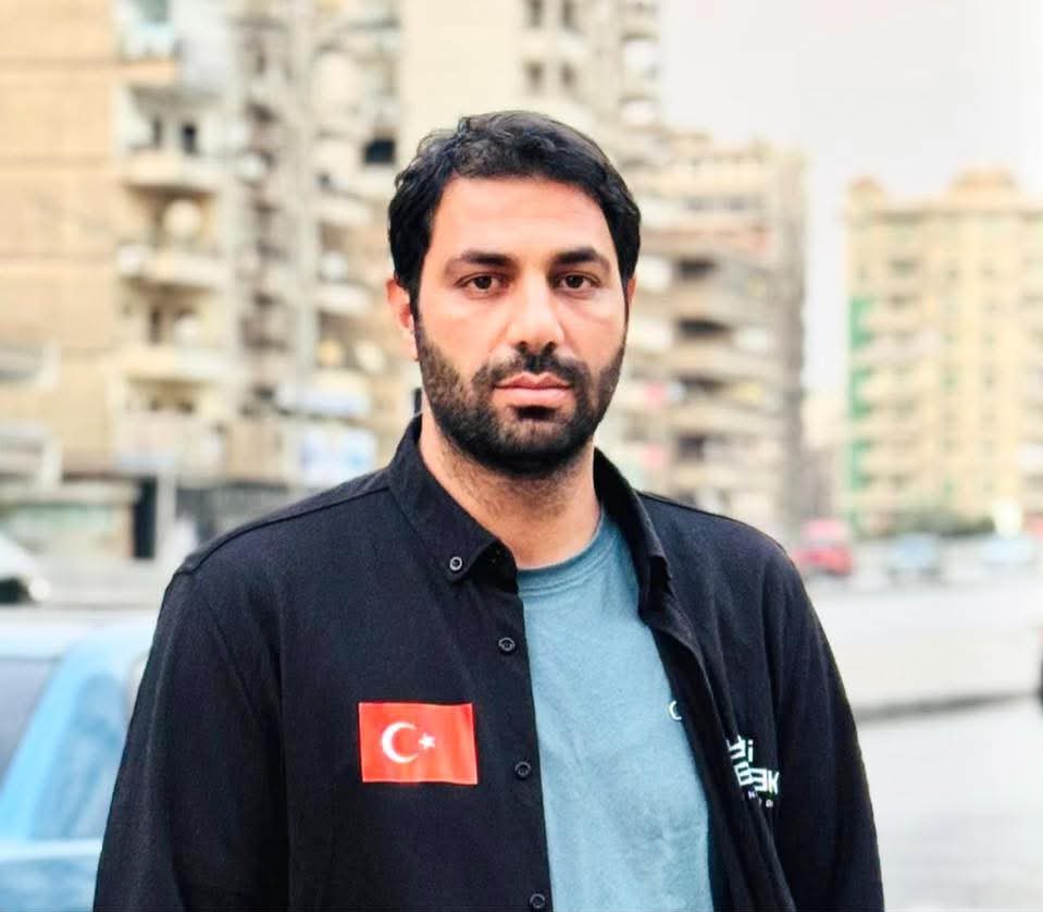 🔴 ‘Yedi Başak Derneği’nin Bölge Temsilcisi Ali Rıza Topkan, eşi ve dört çocuğuyla birlikte Gazzeli hastalara yardım ulaştırmak için gittiği Mısır’da Sisi rejimi tarafından alıkonuldu.

Aileden üç gündür haber alınamıyor.