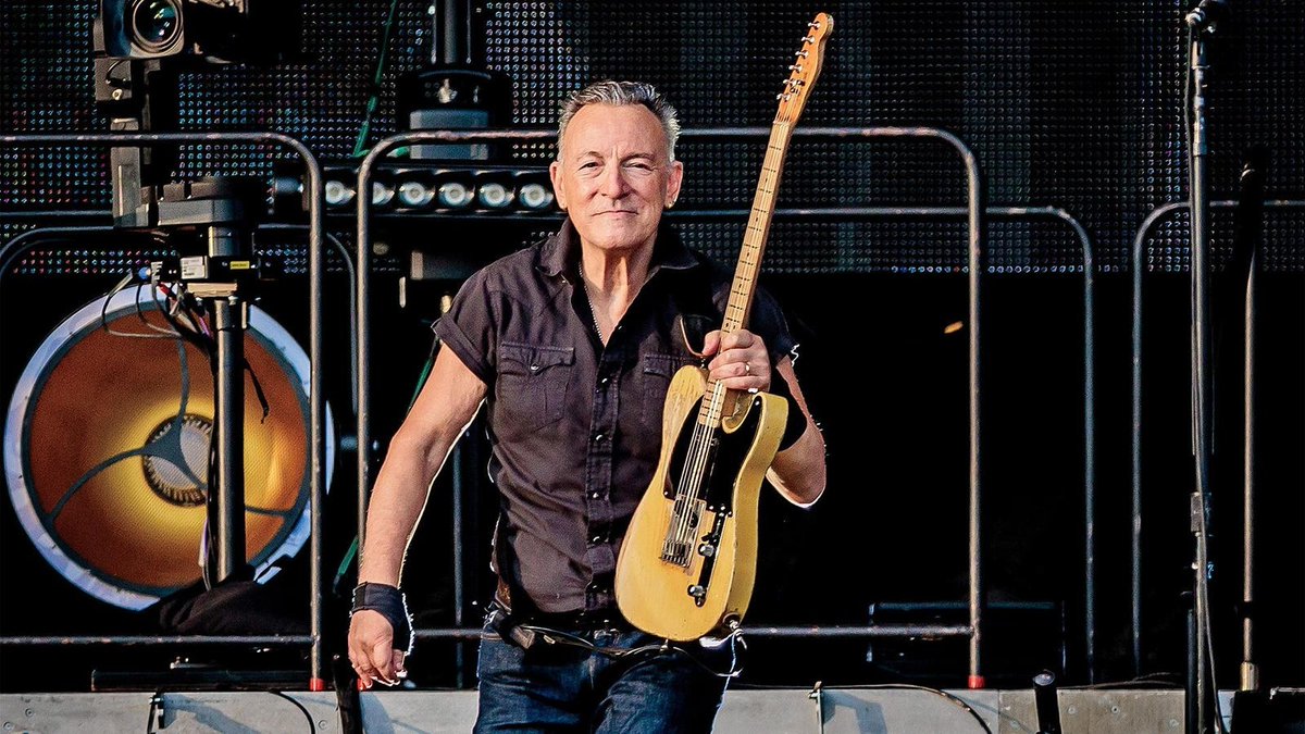 🎤 Bruce Springsteen levanta la voz desde Europa… y no se guarda nada.

📰 Lee la nota completa aquí 👉
 elrocanrosaurio.com/notas/bruce-sp…