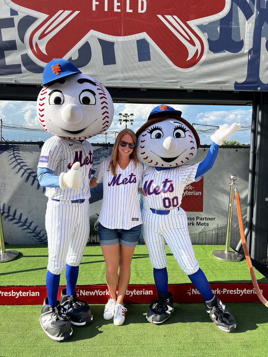 Islanders season ticket holder event tonight at citi field. Let’s go <a href="/Mets/">New York Mets</a>! #isles
