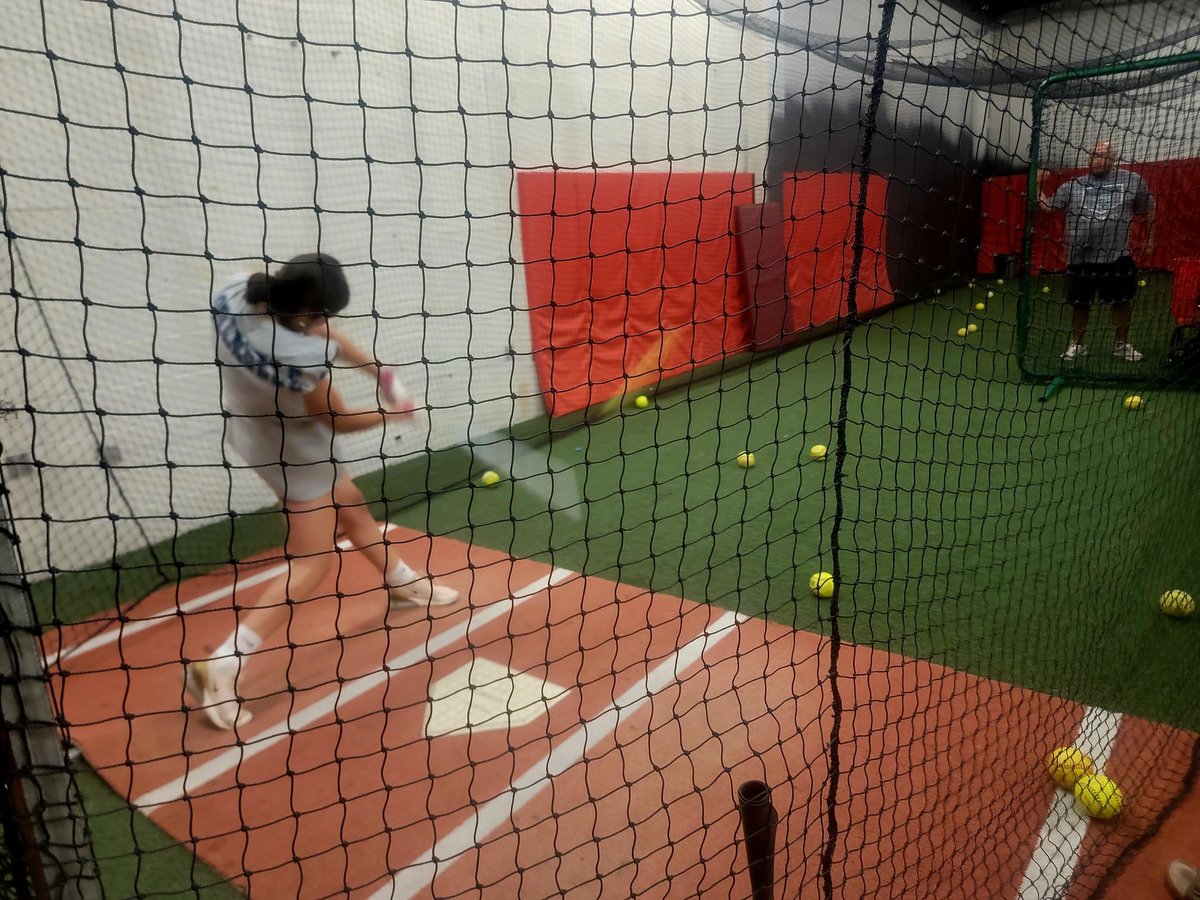 CeliaMarquez25's tweet image. Getting some extra "BP" In @ The Lab with Coach Jimmy Gallegos! Strength Training in the morning, BP and skills in the afternoons!