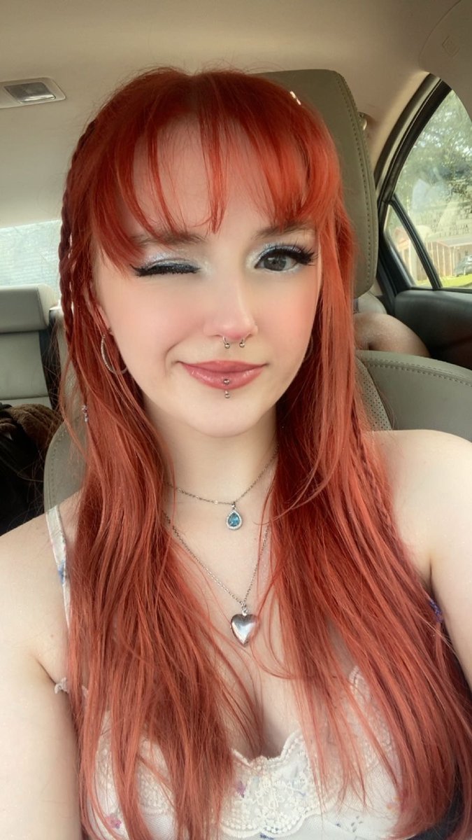 dweamydolly's tweet photo. oops couldn't pick just one to post i was too cute in them all <3 https://t.co/HZuDGME5Mn