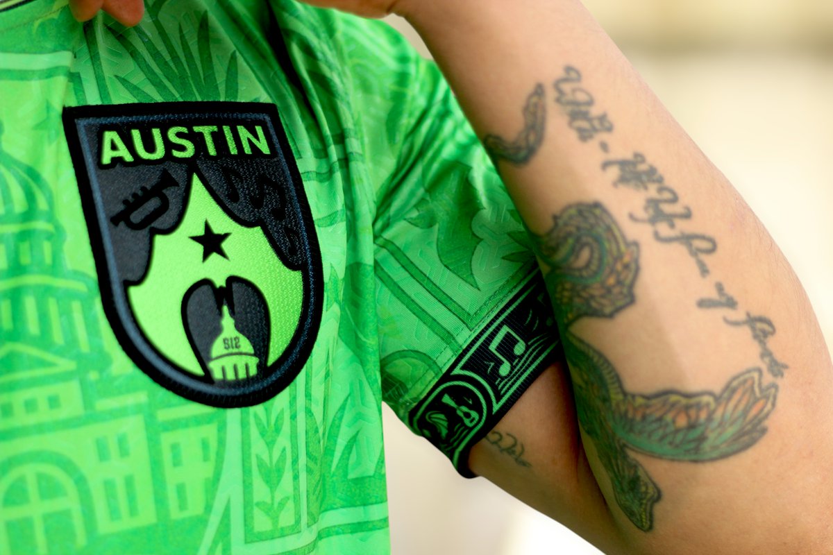 Retrooocom's tweet photo. Con amor 💚 para la ciudad de Austin, la capital de la música en vivo, tejemos cada fibra con respeto por la Tierra y pasión por la creatividad. Porque donde el ritmo vibra, también late el compromiso con lo auténtico, lo sustentable y lo hecho con corazón 

#AustinTx #Retrooo https://t.co/CEqipi9gW2