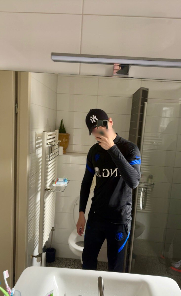 nlmasterruben's tweet image. Get me to the top!💯👑 Comment and repost to show me some respect🧎‍♂️🤣

#findomnl #findom #kiff #kiffeur