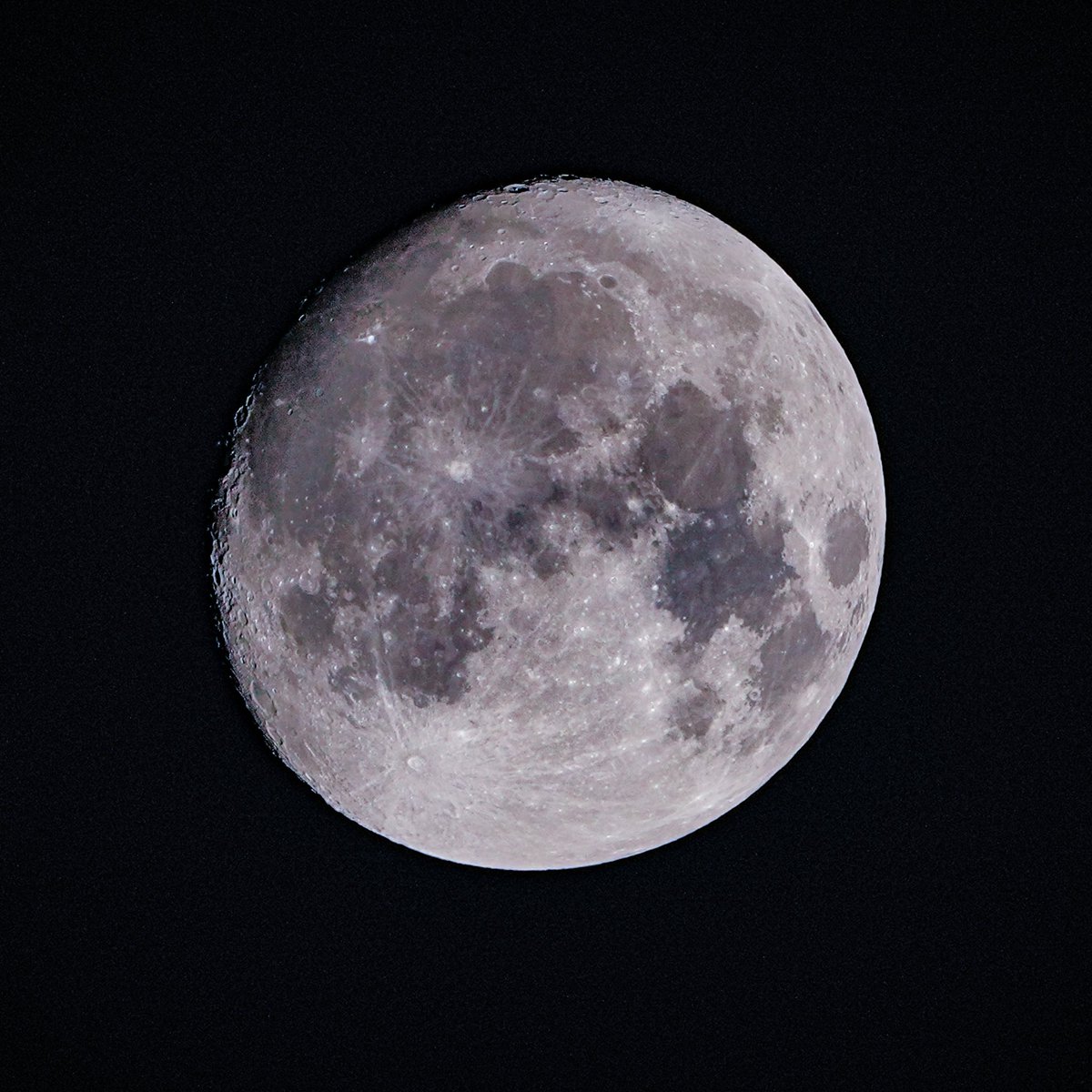 ماه شمارو یاد چی میندازه؟