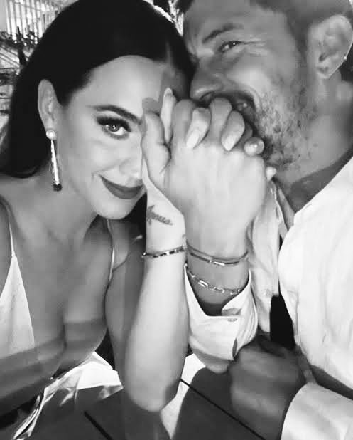 popverseHD's tweet image. Após Orlando Bloom pedir a separação de Katy Perry, o hino da sofrencia “Truth” presente no álbum “143” começa a aumentar os plays na plataforma Spotify.
23/06: 4,717
24/06: 5,040 (+323)
Total: 5,387,792
Desejamos muita força para a cantora nesse momento difícil! 🤎